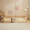Lit d'enfant FCH avec barrière de sécurité et sommier à Voir les images du produit 1