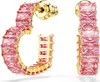 A pair of gold hoop earrings with pink baguette-cut stones. Produktbild-Vorschau