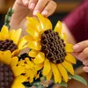 LEGO BOTANICALS 11502 Bouquet de tournesols Voir les images du produit 21