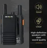 Two black walkie-talkies are shown with marketing text and icons on the right side. Náhled obrázku produktu