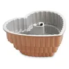 nordic ware - Stampo Bundt Tiered Heart Anteprima dell’immagine prodotto 4
