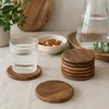 Sada 6 podtácků o průměru 10 cm z akáciového dřeva  – SG Náhled obrázku produktu 5
