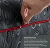 A hand is shown zipping up a mattress cover. Produktbild-Vorschau
