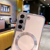 A close-up shot of the back of a phone case with a magnetic ring for MagSafe. Náhled obrázku produktu