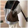 Damen Schultertasche Leopard Print – Große Shopper Tasche Produktbild-Vorschau 3