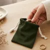 Baumwoll-Geschenkbeutel Grün 10×15 cm – 220 g mit Kordelzug Produktbild-Vorschau 4