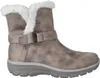 A single taupe winter boot with white faux fur trim and a decorative buckle strap is shown against a white background. Voir les images du produit