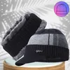 Set invernale da uomo - berretto da baseball e camino a Anteprima dell’immagine prodotto 2
