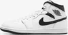 A side view of a white and black Nike Air Jordan 1 Mid sneaker. Anteprima dell’immagine prodotto