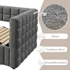 Close-up view of a grey upholstered bed frame with quilted detailing, alongside informational callouts about its material properties. Voir les images du produit