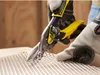 A person wearing work gloves is using tin snips to cut a piece of metal mesh. Anteprima dell’immagine prodotto