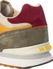 A close-up view of the heel of a sneaker. Produktbild-Vorschau