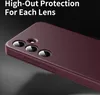 Close-up of the back of a smartphone case with multiple camera lenses. Produktbild-Vorschau