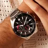 A close-up shot of a man's wrist wearing a Casio Edifice watch. Voir les images du produit