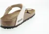 A single Birkenstock sandal shown from a side-angle on a white background. Anteprima dell’immagine prodotto