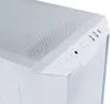 Close-up view of the top-front corner of a white computer case, showing the I/O panel. Anteprima dell’immagine prodotto