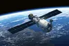 Vlies Fototapete SATELLITEN-RAUMSTATION 375 x 250 cm (inkl. Produktbild-Vorschau 2