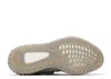 The sole of a Yeezy Boost 350 V2 Beluga Reflective sneaker is shown against a white background. Produktbild-Vorschau