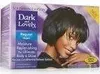 A box of Dark & Lovely hair relaxer kit with a model on the front. Náhľad obrázku produktu