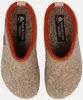 A pair of beige wool slippers with orange trim, viewed from above. Produktbild-Vorschau