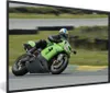 MuchoWow® Gerahmtes Poster Ein Rennmotorrad, das in einer Produktbild-Vorschau 1