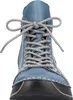 A close-up, front-facing view of a blue boot with gray laces. Voir les images du produit