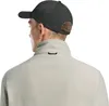 Back view of a person wearing a baseball cap and a fleece jacket. Produktbild-Vorschau