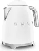 A white Smeg kettle with silver accents. Anteprima dell’immagine prodotto