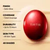 A red cushion compact with brand name and product features listed on the left. Voir les images du produit