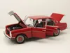 Mercedes 200 /8 Strichachter W115 1973 rot Modellauto 1:18 Produktbild-Vorschau 4