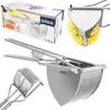 A collage of images showing a potato press and its packaging. Anteprima dell’immagine prodotto