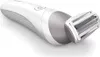 A close-up, studio shot of a white and gray electric shaver against a white background. Anteprima dell’immagine prodotto