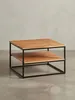Seitenansicht des Wohnzimmertisches mit einer Höhe von 41 cm, die das schlanke Profil des pulverbeschichteten Eisengestells und die massive Holzplatte betont._#sku_BARWL6.363# Produktbild-Vorschau