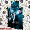 A collage of a Harry Potter themed duvet cover and pillowcase set, with a repeating pattern of magical items on the background. Produktbild-Vorschau