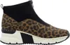 A side view of a leopard print sneaker with a black upper and a white sole. Anteprima dell’immagine prodotto
