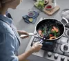 WMF - Wok FusionTec 28 cm Czarny Podgląd zdjęcia produktu 4