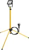 A yellow LED work light on a tripod stand with a black cord and plug. Anteprima dell’immagine prodotto