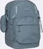 A front-facing view of a blue-green backpack against a light gray background. Anteprima dell’immagine prodotto