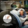 A young girl is sitting in a car seat inside a car. There is a diagram showing how to adjust the headrest. Produktbild-Vorschau