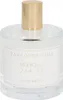 A clear studio shot of a perfume bottle with a gold cap. Anteprima dell’immagine prodotto