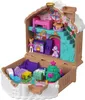 A Polly Pocket advent calendar shaped like a gingerbread house, open to reveal miniature rooms and accessories. Podgląd zdjęcia produktu