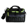 A studio shot of a duffle bag. Voir les images du produit