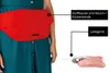 A person wearing a red heating pad around their waist, with a charger and the heating pad shown separately with labels. Produktbild-Vorschau
