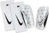 A set of Nike Mercurial Lite shin guards and sleeves. Produktbild-Vorschau