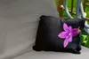 MuchoWow® Outdoor Kissen - Eine Nahaufnahme einer lila Produktbild-Vorschau 2