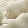 Tapis épais et moelleux avec motif en relief 3D en forme de Voir les images du produit 2