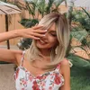 Blonde Perücke – mittellanges Haar – 50 cm Produktbild-Vorschau 2