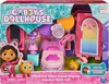 A toy playset for Gabby's Dollhouse, featuring a bedroom theme with characters and accessories, displayed in its retail packaging. Náhľad obrázku produktu