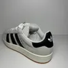 A side view of an Adidas Campus sneaker. Voir les images du produit