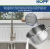A stainless steel pot is being filled with water, with a close-up inset showing measurement markings on the pot. Produktbild-Vorschau